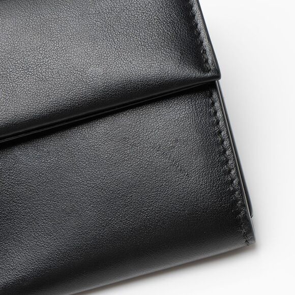 Salvatore Ferragamo Calfskin Hug Wallet on Chain - Picture 10 of 14